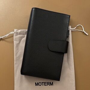Moterm Companion Traveler's Notebook Cover Pocket Standard Size Pebble Black